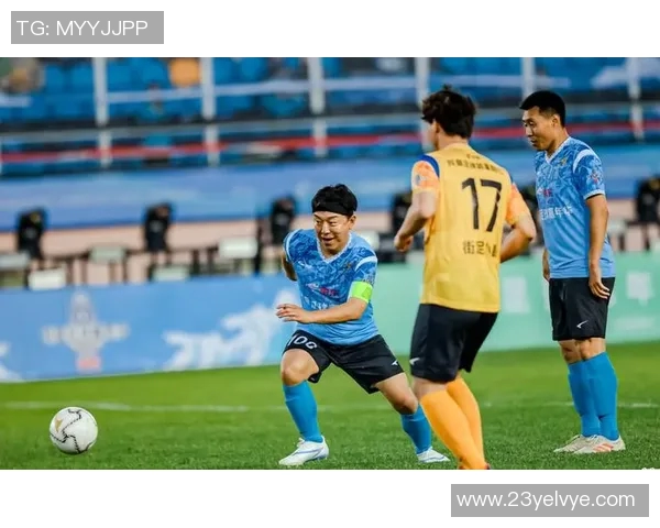 足球明星黄渤高清图片欣赏与个人魅力解析